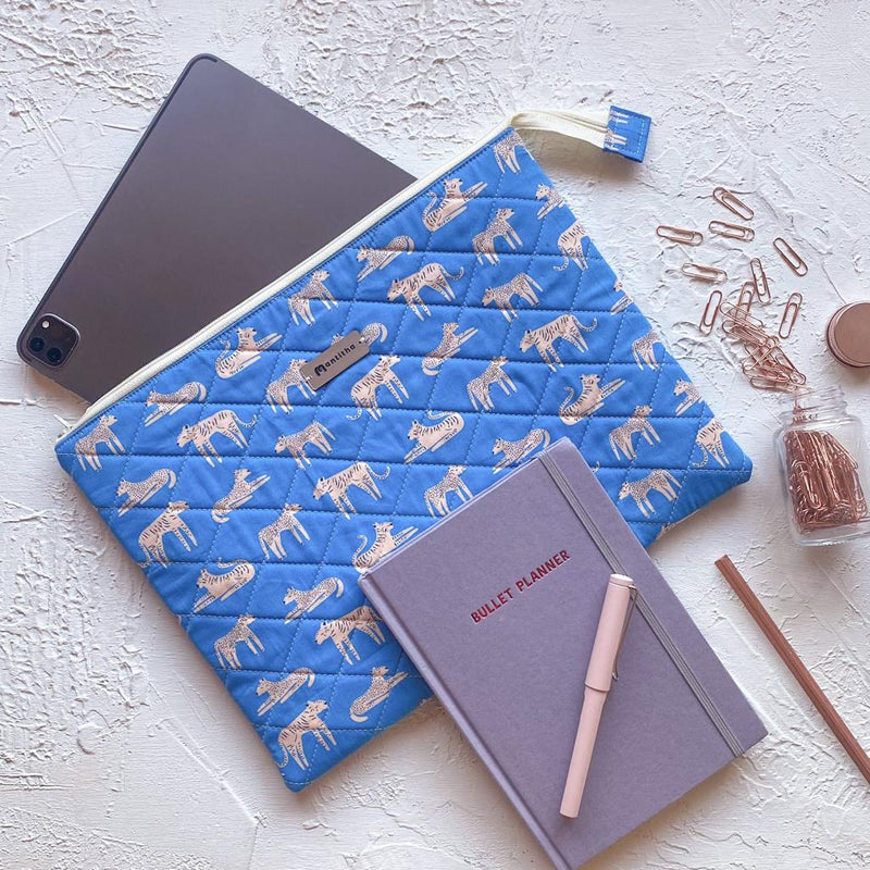 Funditha Notebook o tablet